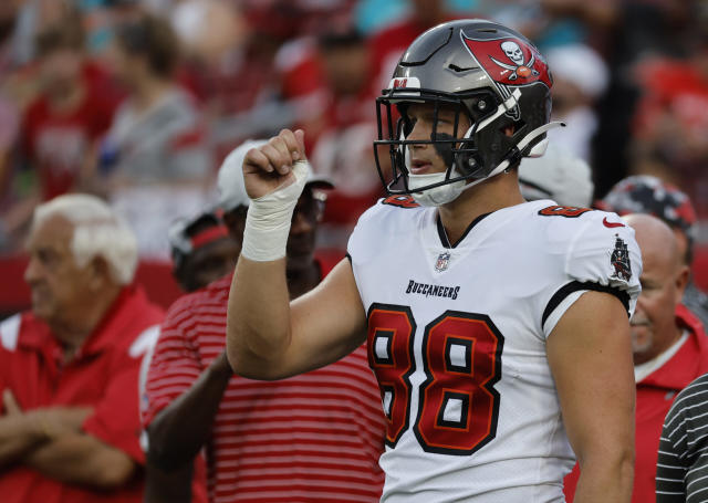 WATCH: QB Baker Mayfield hits Cade Otton for a score against the Saints