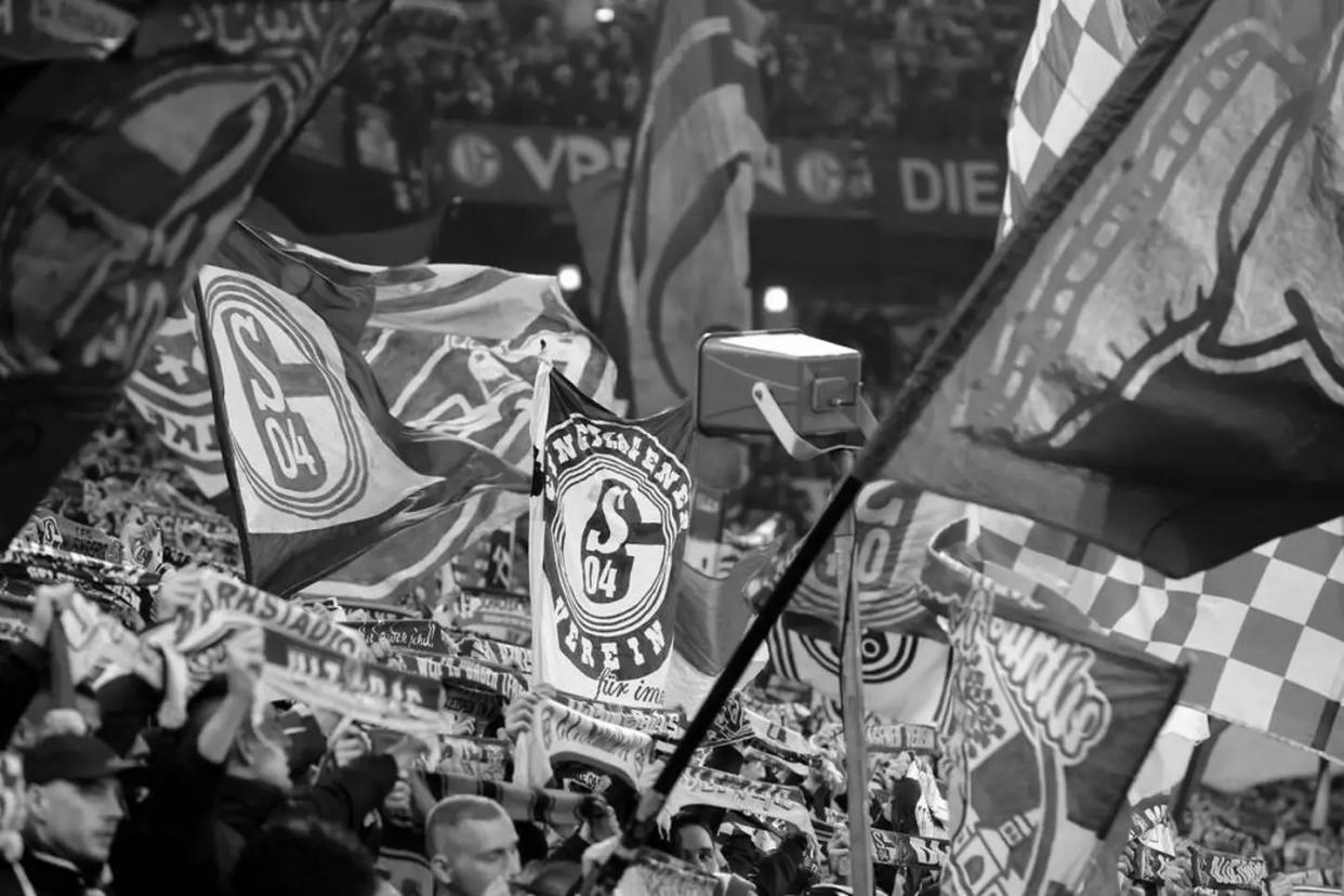 Todesfall auf der Tribüne bei Schalke-Spiel