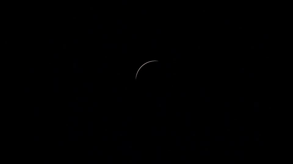 The seconds before a total solar eclipse over Perryville, Arkansas, on April 8, 024.