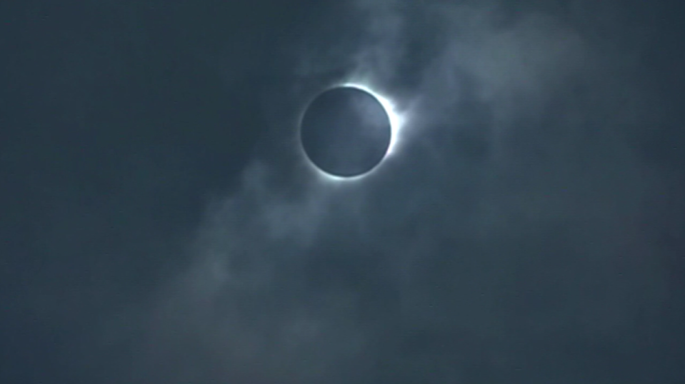 During the upcoming total solar eclipse on April 8, the moon will completely cover the sun, which will be visible in many parts of America. / Credit: CBS