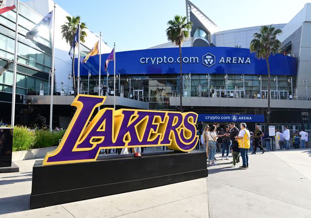 Kobe Bryant statue to be unveiled outside Crypto next year. How will he be  immortalized? - Yahoo Sports