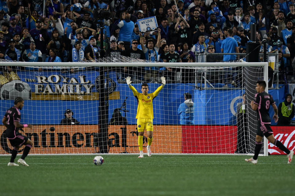 Inter Miami goalkeeper CJ dos Santos (29) gestures at his defenders during the second half of an MLS soccer match against Charlotte FC, Saturday, Oct. 21, 2023, in Charlotte, N.C. (AP Photo/Erik Verduzco)