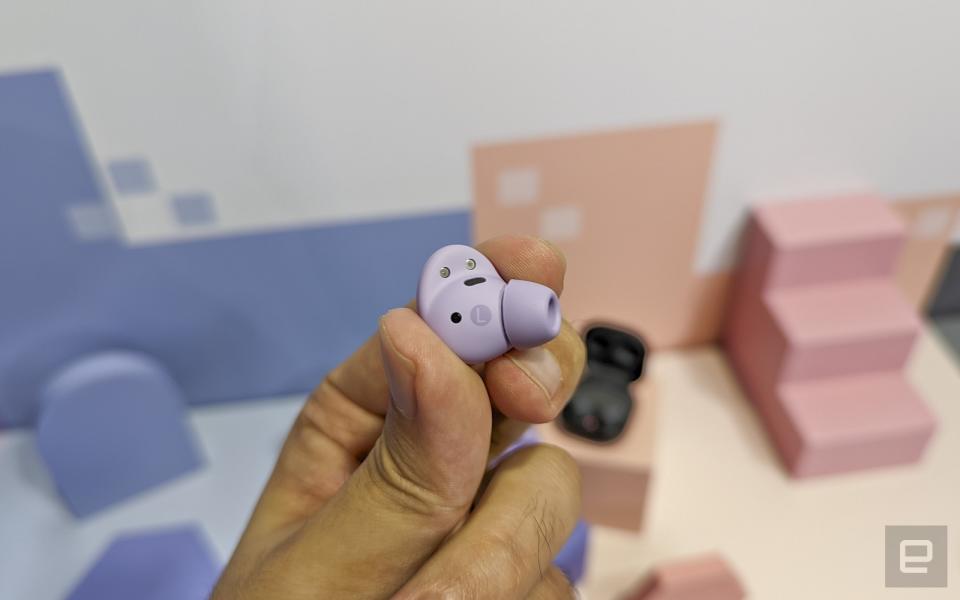 <p>Samsung Galaxy Buds 2 Pro</p>
