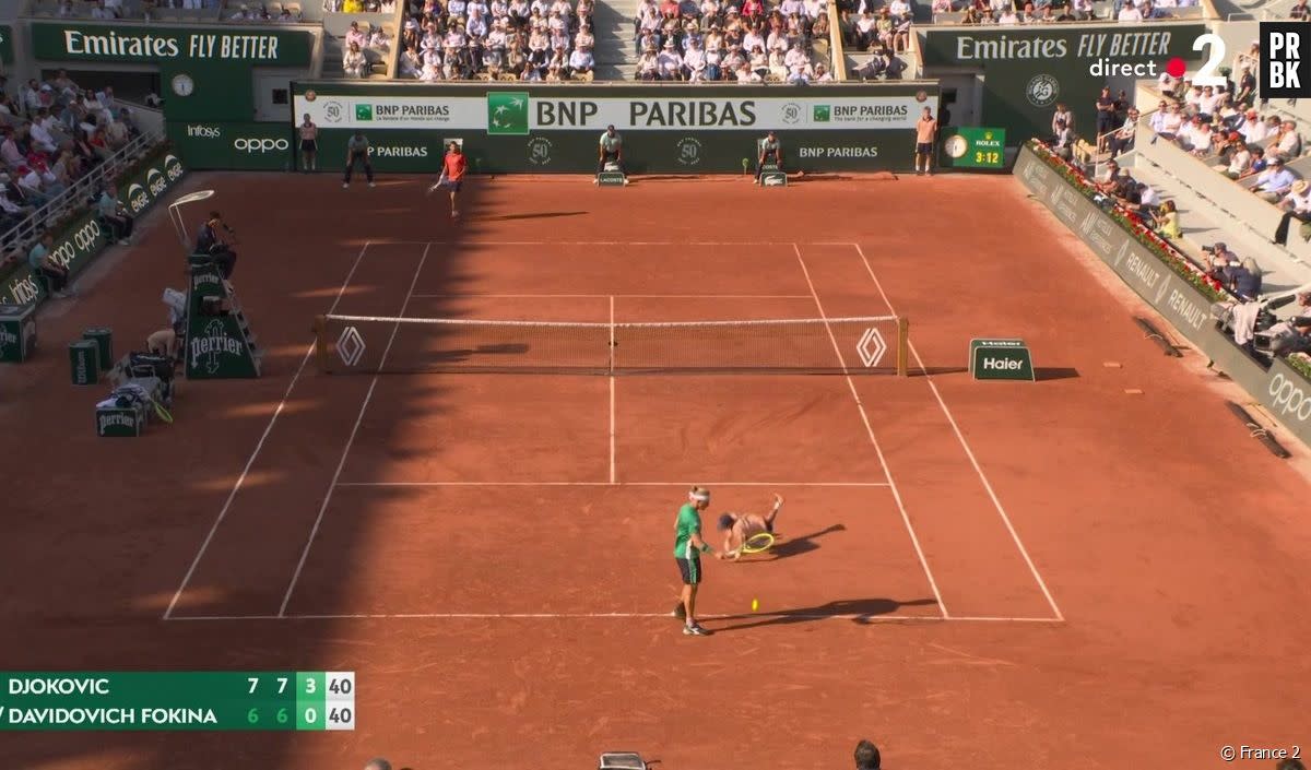 Un ramasseur de balle chute lourdement à Roland-Garros - France 2