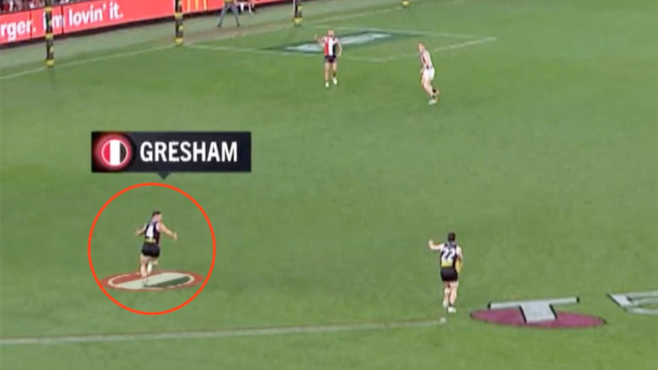 Seen here, the moment when Jack Higgins decided not to give the footy to teammate Jade Gresham in a promising situation.