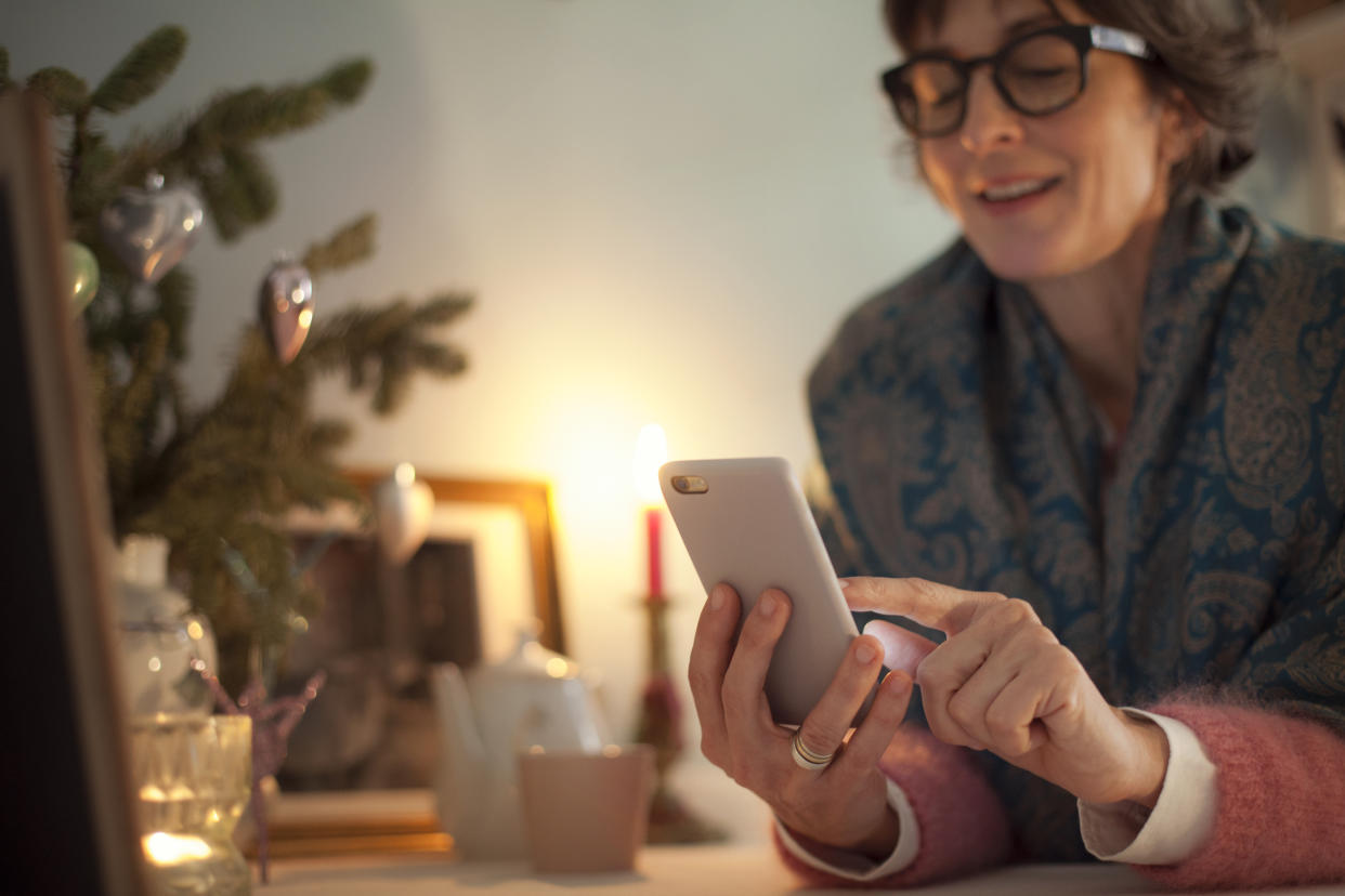 More shoppers are expected to stick to online shopping in the lead up to Christmas. (Getty Images)