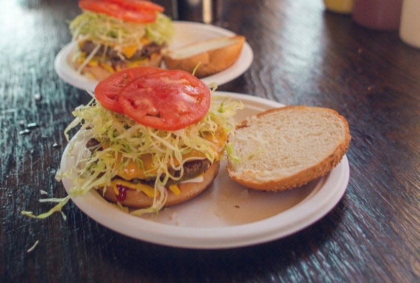 The Trashy Vegan's classic cheese burger.