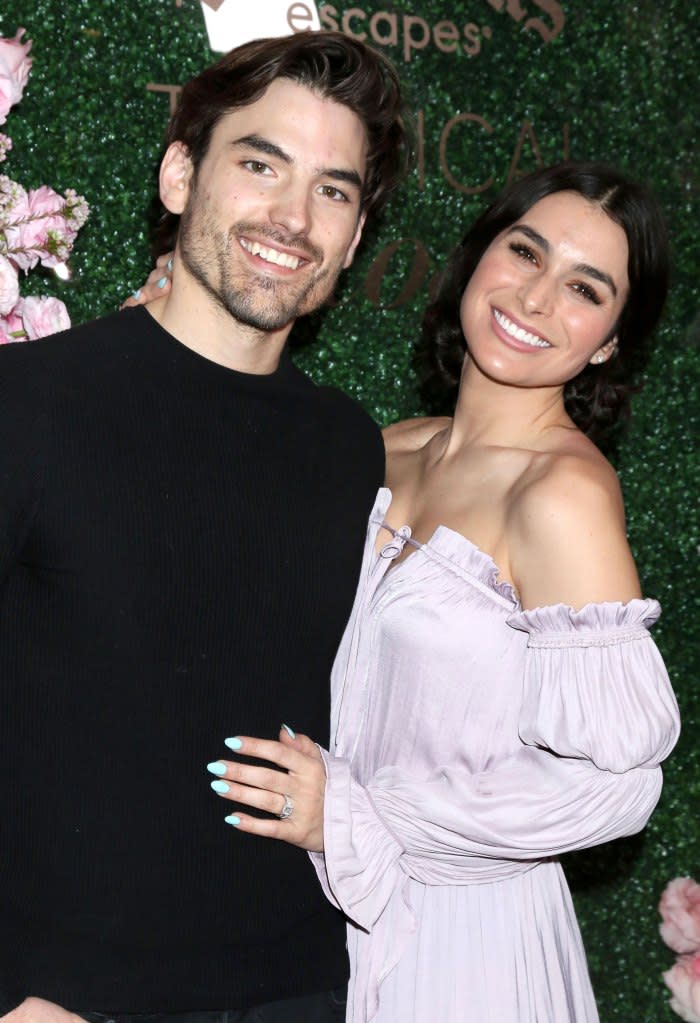 Bachelor Ashley Iaconetti Pregnancy Acne 2