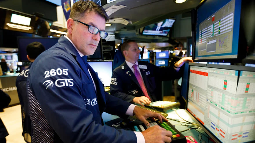 Al inicio de las operaciones Wall Street experimentaba un descenso brusco