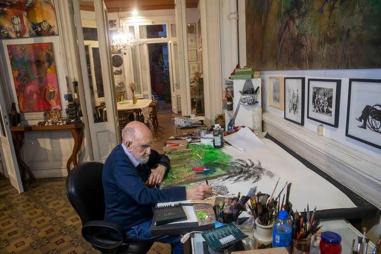 Retrato del artista plástico Luis Felipe Yuyo Noe en su casa poco tiempo antes de cumplir 90 años, Buenos Aires, 23 de abril