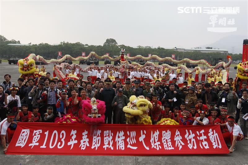 萬金龍於民國103年春節戰備巡弋媒體參訪活動。（圖／軍聞社提供）