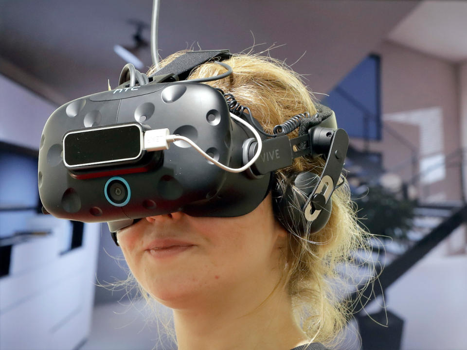 Und auch Virtual-Reality-Brillen sind Thema bei der IFA 2017. (Bild-Copyright: Michael Sohn/AP Photo)