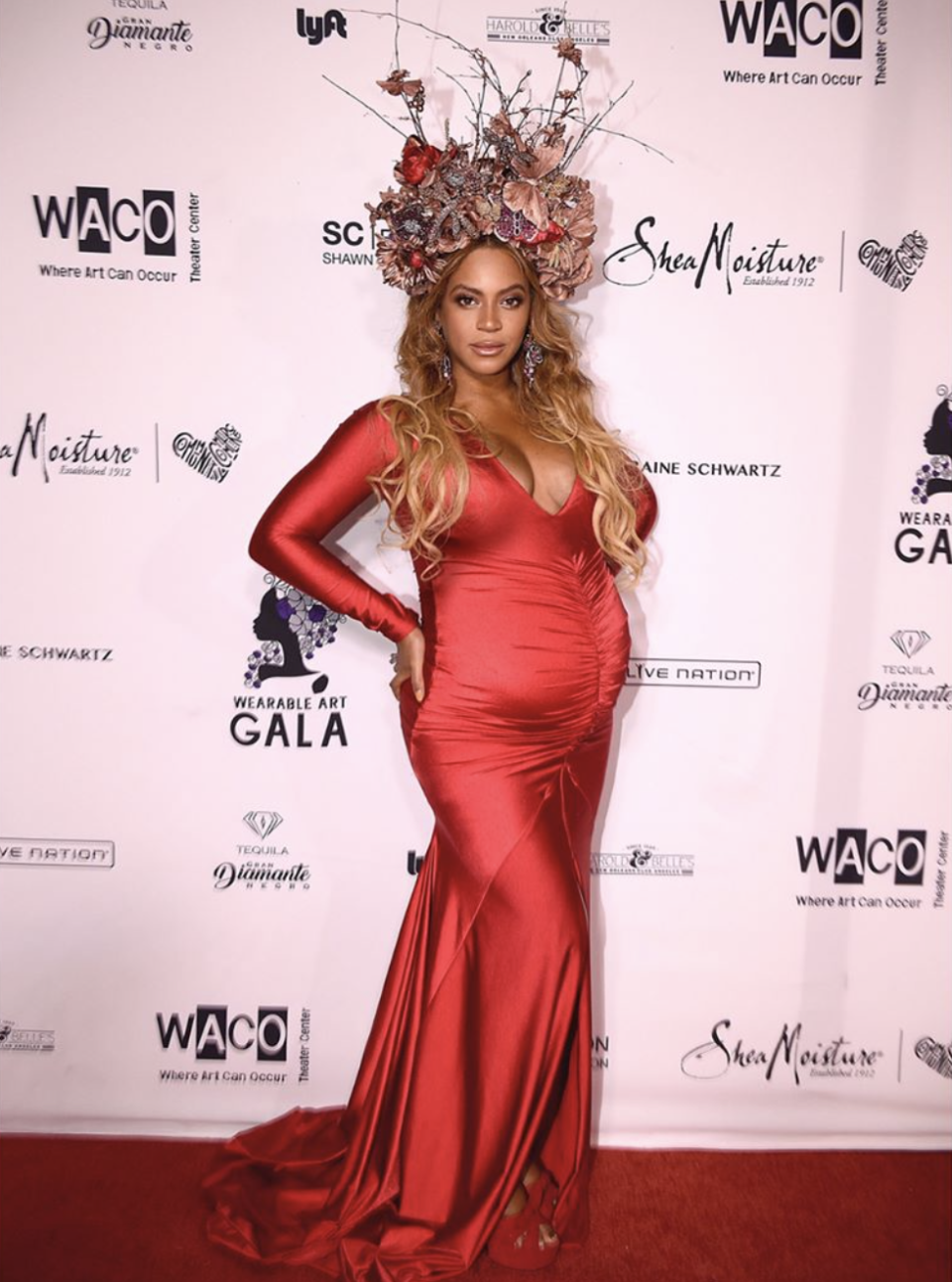 <p>Slaaaay Bey! The singer turned up to the Wearable Art Gala wearing a figure hugging red dress by Stello, and one very impressive floral headpiece.<br><em>[Photo: Beyonce/Instagram]</em> </p>