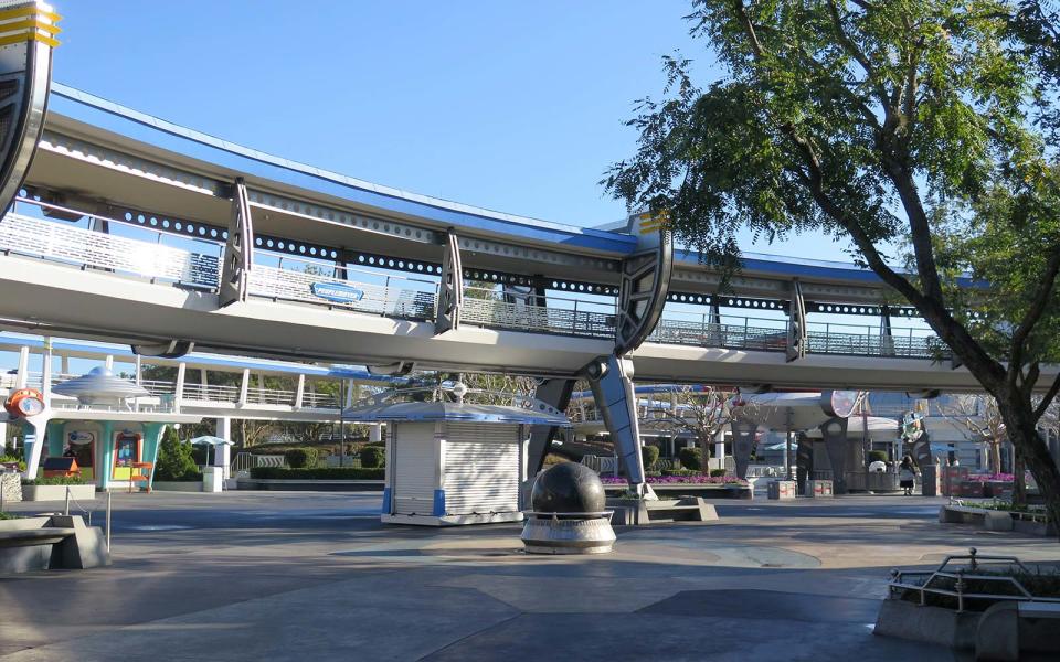 26. Tomorrowland Transit Authority PeopleMover