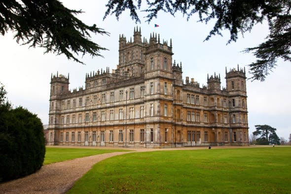 Runners at 'Downton Abbey' attacked by killer Japanese hornets