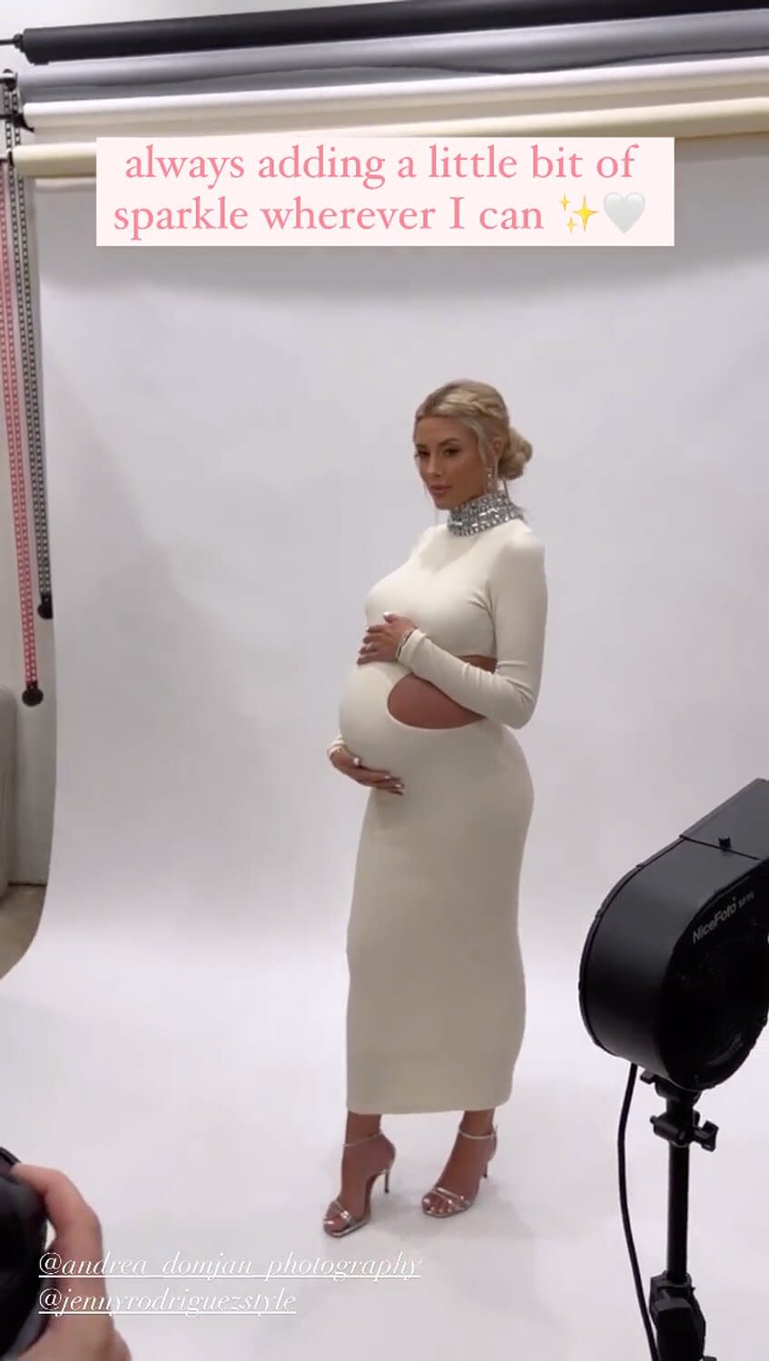 Pregnant Heather Rae El Moussa Shares Behind the Scenes Peek at Her Maternity Shoot Outfits