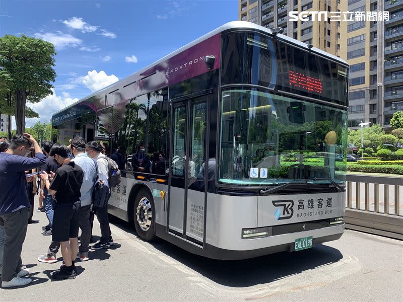 鴻海電動巴士在高雄，高雄也將是鴻海電動巴士平台研發中心。