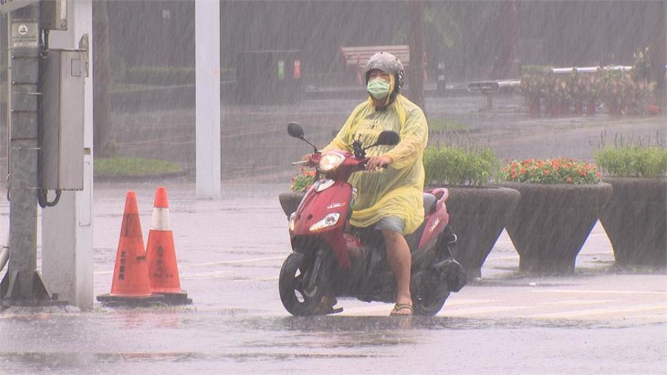 鋒面發威雨彈炸全台　週五另一波鋒面報到伴隨雷擊、強陣風