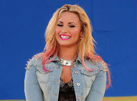 Demi Lovato To Host Teen Choice Awards 2012