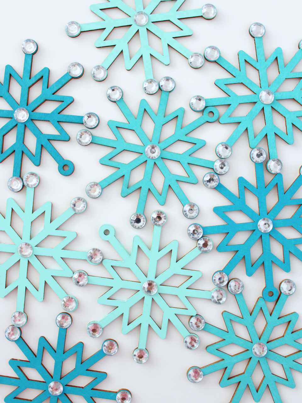Sparkly Snowflake Garland