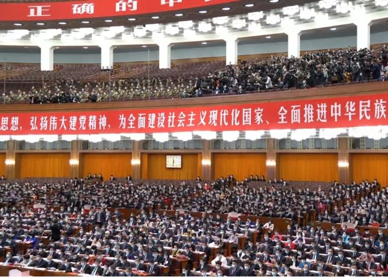 黨代表出席二十大閉幕會。

