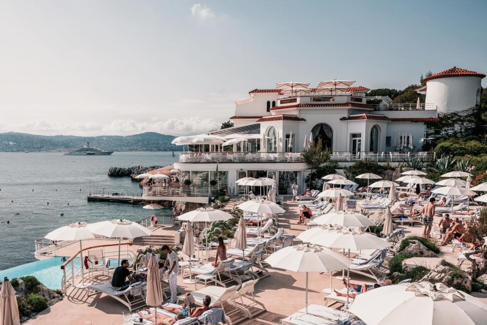 Glamorous shots of the Riviera to put you in a summer mood