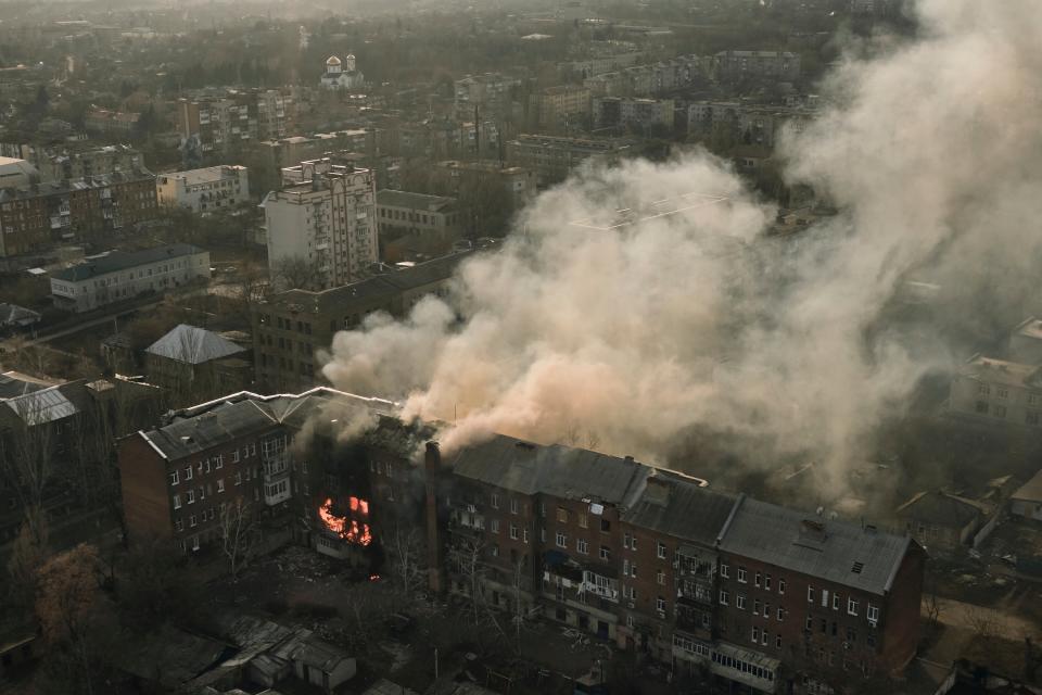 An apartment burning in Bakhmut, Ukraine (Copyright 2022 The Associated Press. All rights reserved.)