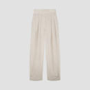 <p>Prix : 195 €</p><br><a href="https://www.salut-beaute.com/collections/e-shop/products/pantalon-en-lin-beige-stracciatella-the-gangster-uniform?variant=39818551066685" rel="nofollow noopener" target="_blank" data-ylk="slk:Acheter;elm:context_link;itc:0;sec:content-canvas" class="link ">Acheter</a>