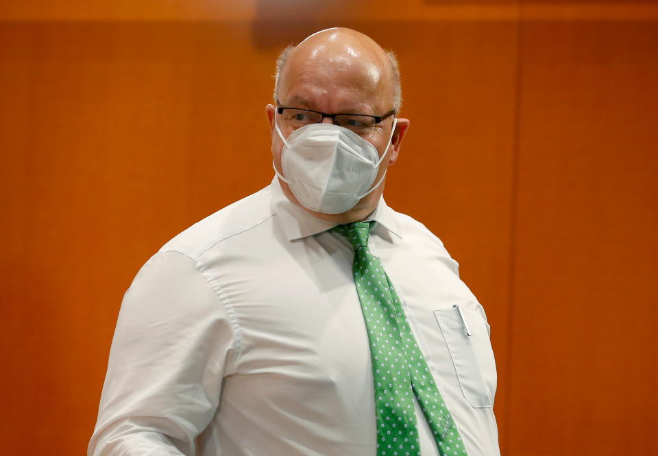 German Economy Minister Peter Altmaier arrives to attend the weekly cabinet meeting at the Chancellery in Berlin, Germany June 23, 2021. REUTERS/Michele Tantussi/Pool