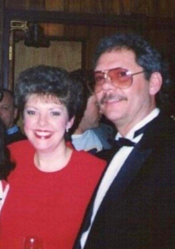 Leslie and David Hunt at the 1994 opening of Hunt's Bar & Grill in Cuyahoga Falls.