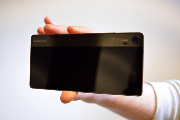 Lenovo Vibe Shot Wages War on Point-and-Shoot