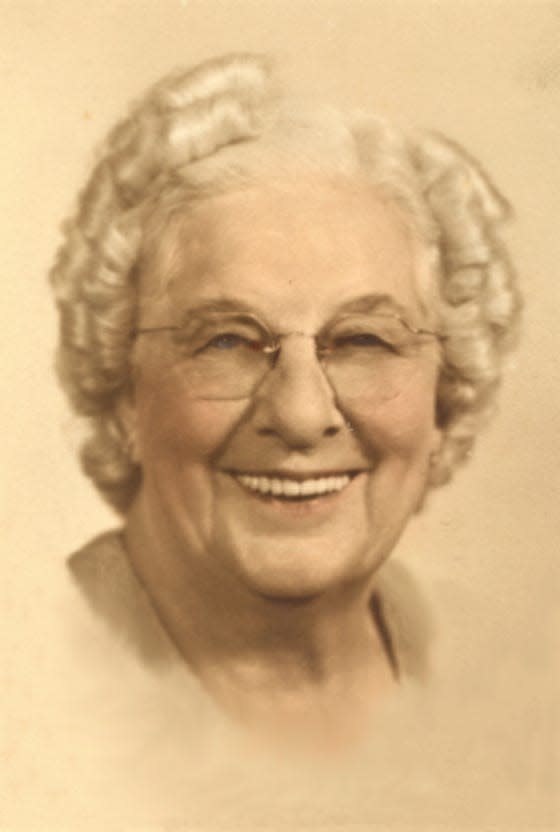 Harriet Rue, 1944