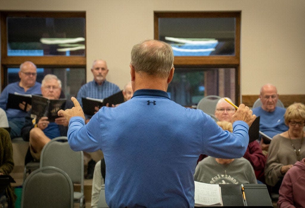 The Cleveland County Choral Society is preparing for its Christmas concerts.