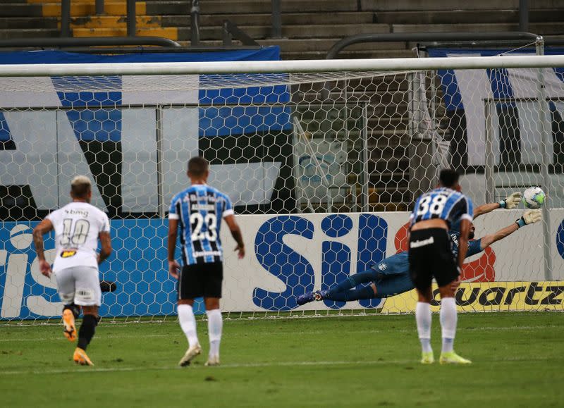 Brasileiro Championship - Gremio v Atletico Mineiro