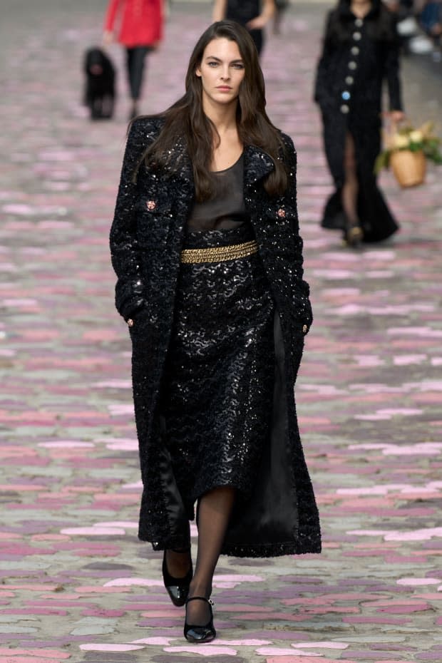 Chanel Takes Haute Couture to the Quai for Fall 2023