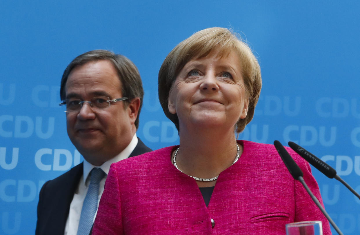 Armin Laschet tritt immer mehr aus dem Schatten der Kanzlerin (Bild: Reuters/Fabrizio Bensch)