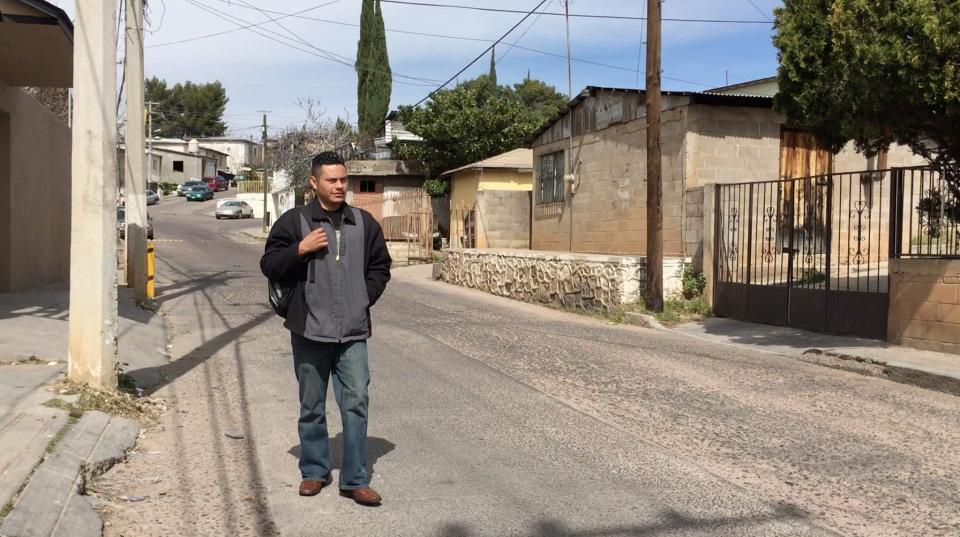 Adrian Quiroz in Nogales, Sonora, Mexico. (Photo: Caitlin Dickson/Yahoo News)