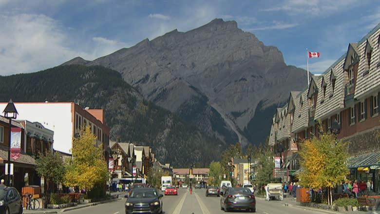 National park's temporary closure due to overcrowding not expected to happen elsewhere, Parks says