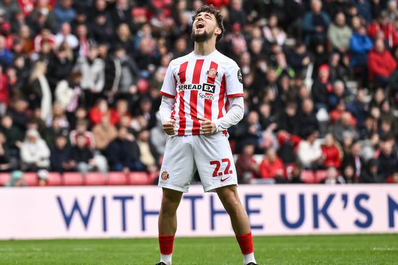 Sunderland's 	Adil Aouchiche vents his frustration