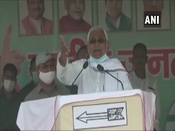 Chief Minister Nitish Kumar addressing a rally in Muzzafarpur on Monday. 