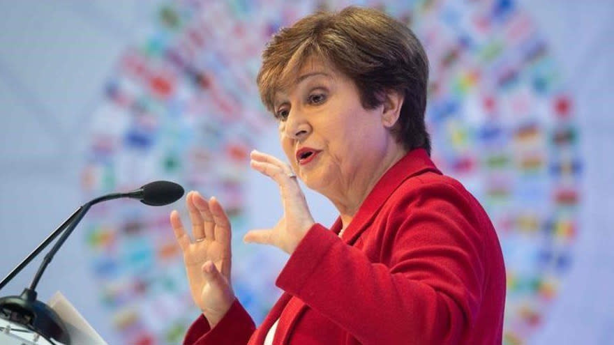 Kristalina Georgieva, directora del FMI, recibirá a Batakis, en un momento en que se evidencia la alta probabilidad de incumplimiento de las metas del acuerdo