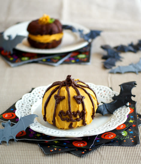 Jack-o-Lantern Whoopie Pies