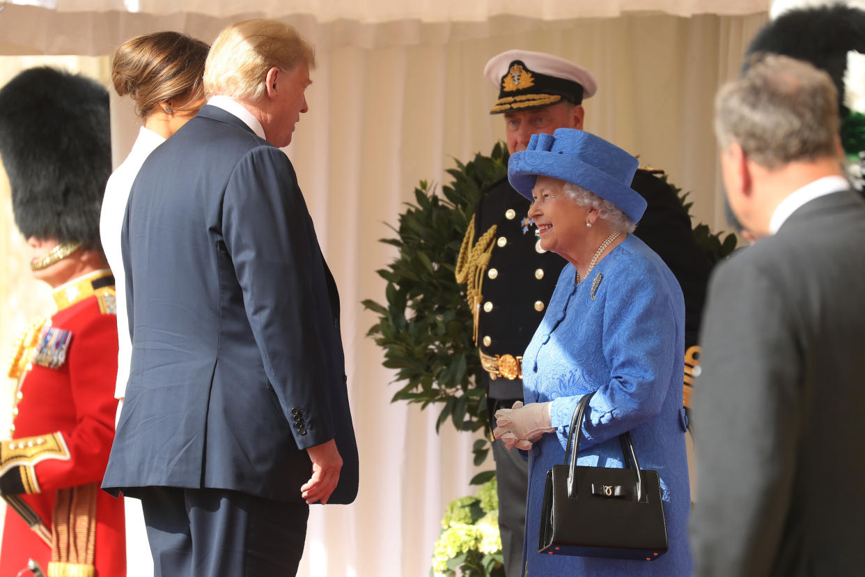 US-Präsident Donald Trump traf bei seinem Staatsbesuch in Großbritannien auch auf Queen Elizabeth. (Bild: Getty Images)