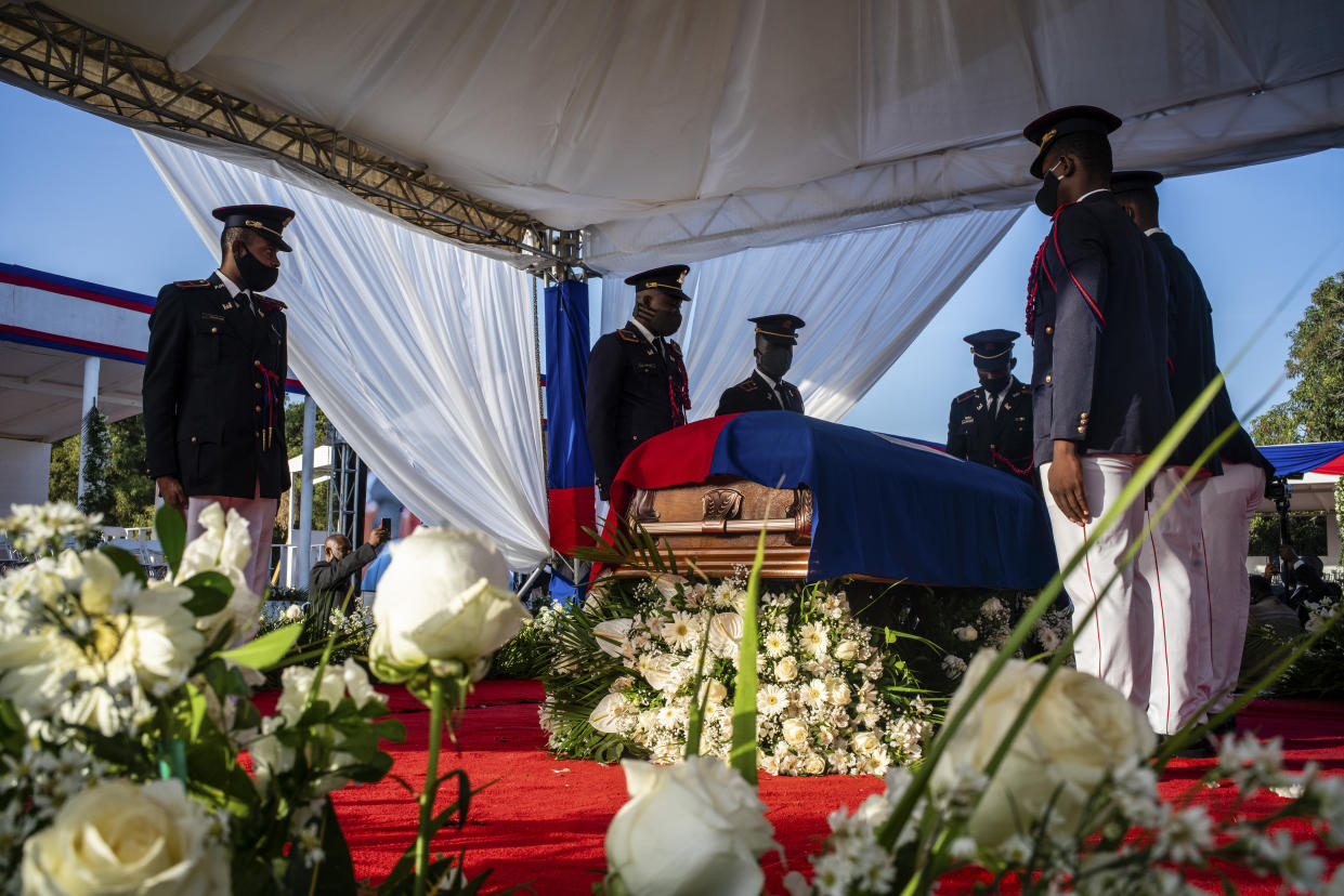 El funeral en Cap Haitien, Haití, del presidente Jovenel Moïse, quien fue asesinado en su casa, el 22 de julio de 2021. (Federico Rios/The New York Times)