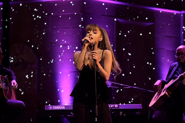 Ariana Grande is channeling Marilyn Monroe on her “Dangerous Woman” tour and we love it