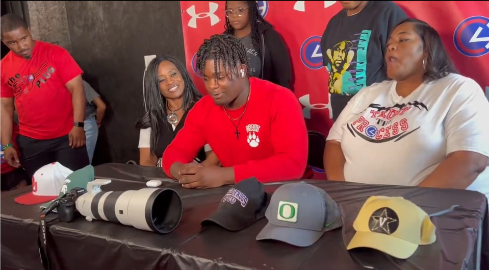 Durant defensive lineman Xadavien Sims, one of the state's top recruits in the 2024 class, committed to Oregon in July.