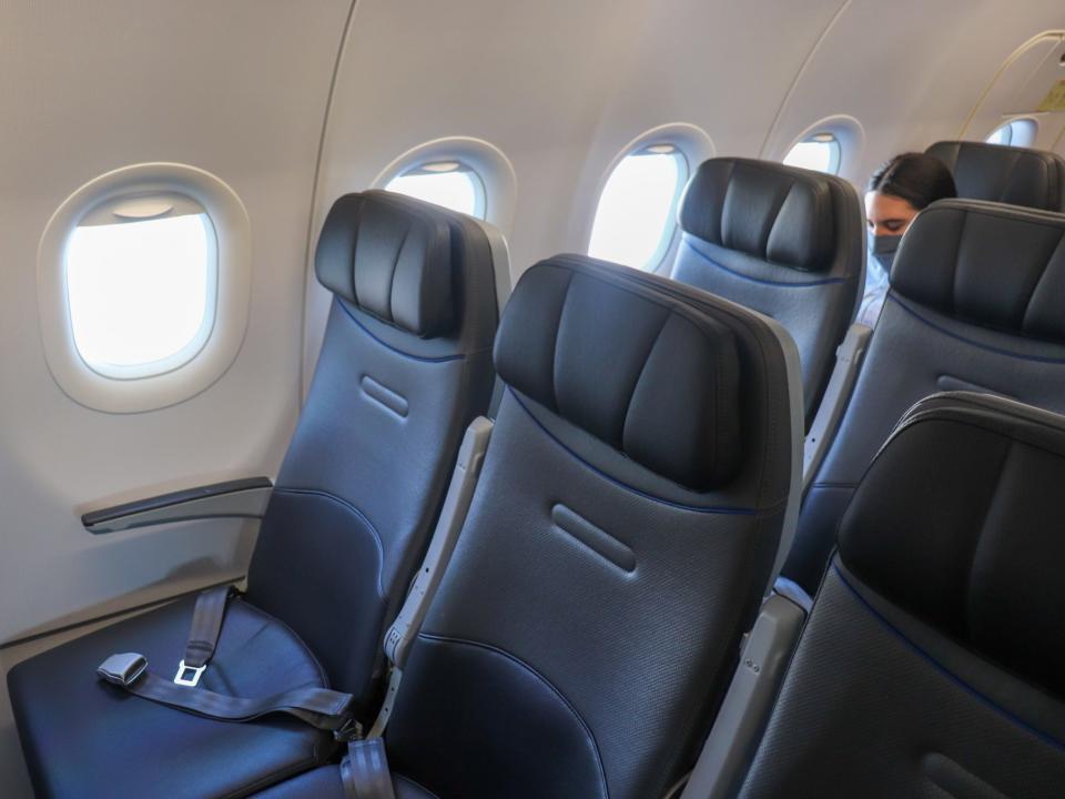 Flying JetBlue Airways Airbus A320 New Phase 2 Interior