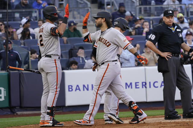 Doval escapes in the 9th as Giants hold off Yankees 7-5 - The San Diego  Union-Tribune