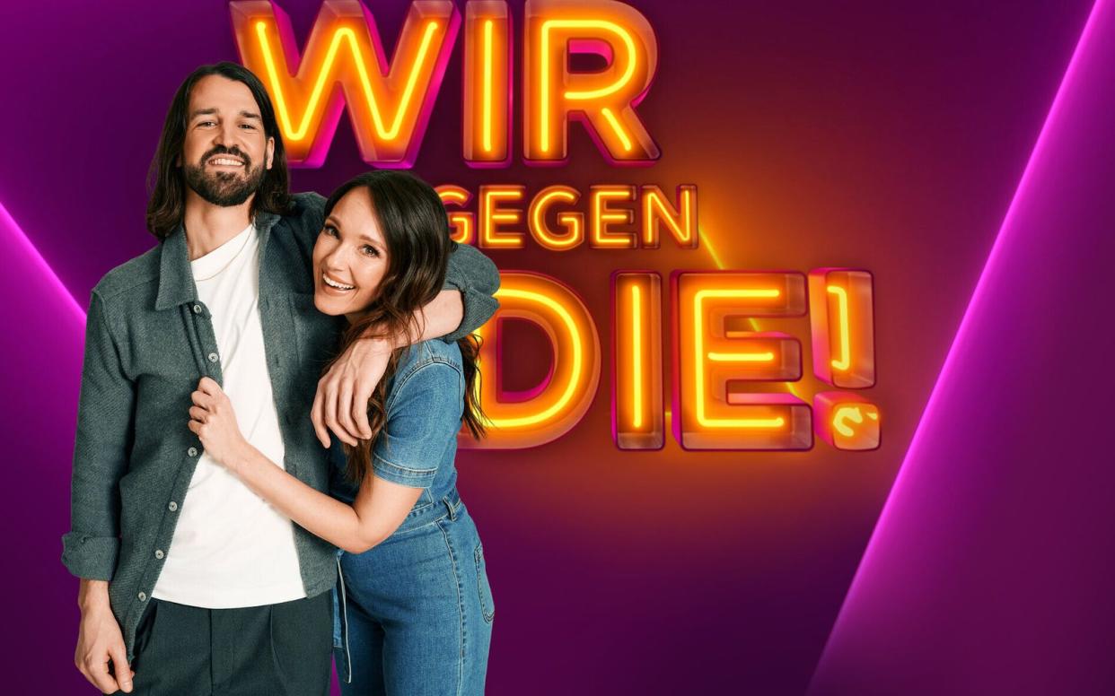 "Wir gegen die!" lautet das Motto der neuen "Geschwistershow" mit Carolin und David Kebekus bei ProSieben. Wie Senderchef Daniel Rosemann nun bestätigte, soll die am 29. August Premiere feiern. (Bild: ProSieben/Marvin Ruppert)