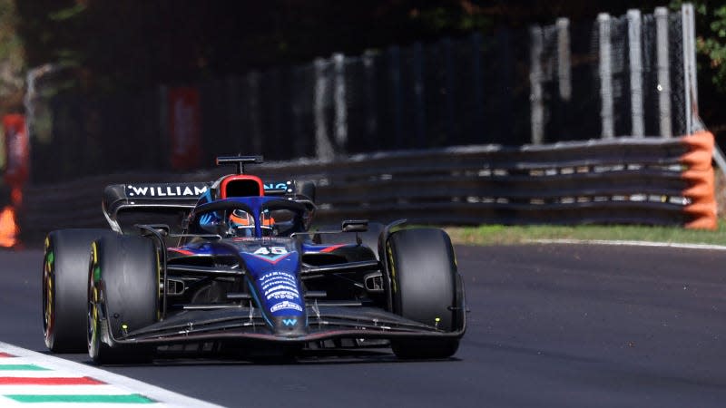 A photo of Nyck de Vries driving a Williams F1 car. 